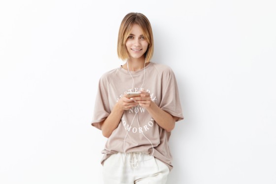 ルーズフィットTシャツにマッチするTシャツデザインと着こなしテク