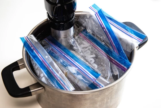 こんな使い道が？！ジッパー付きビニール袋の便利な使い方