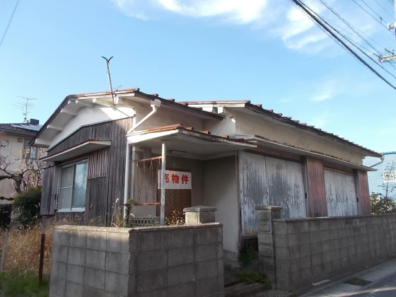 今話題の限界ニュータウン〜格安地を開拓して自分の城を構築しよう