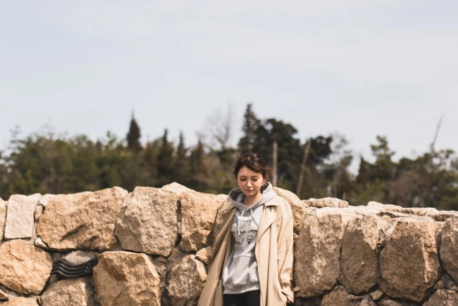 オリジナルパーカーを着用しての撮影